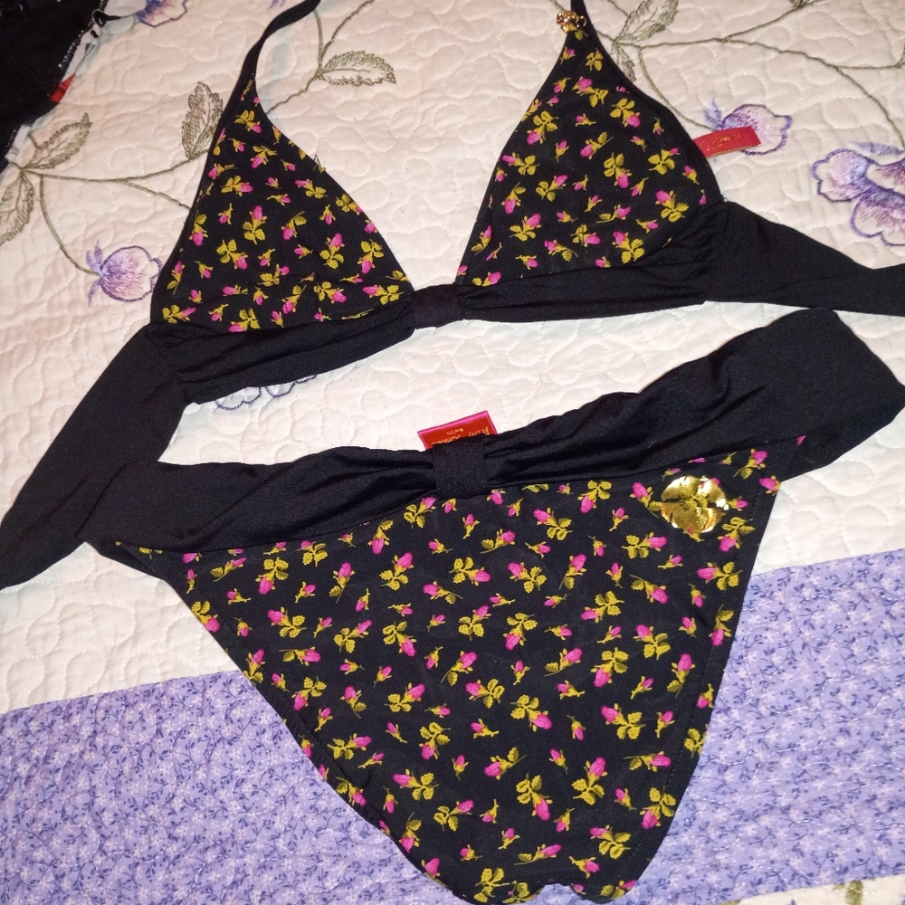 Vintage Y2K Betsey Johnson Bikini Party Kiss Pin Up Retro Barbie Girl Preppy Emo
